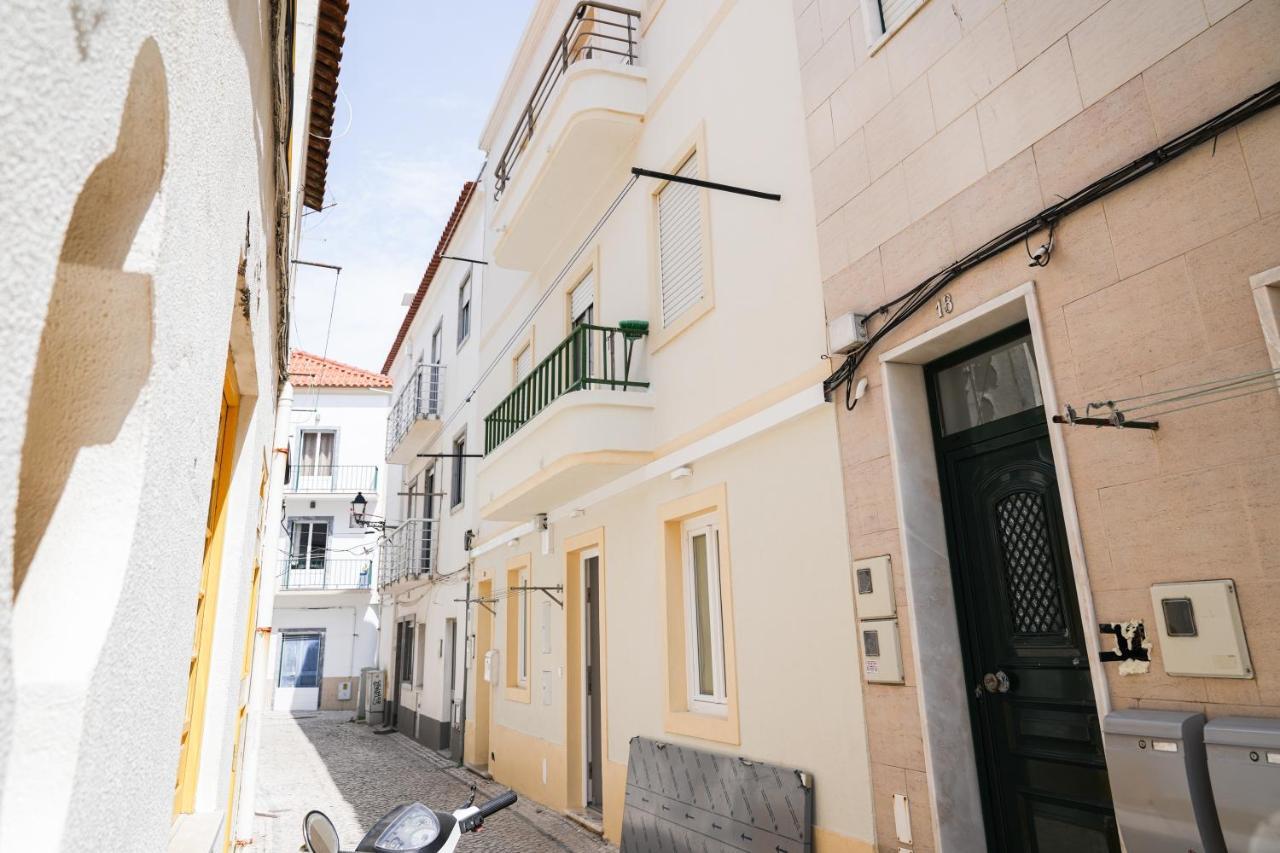 Nazare One Bedroom, 2 Mins From The Beach Exterior foto